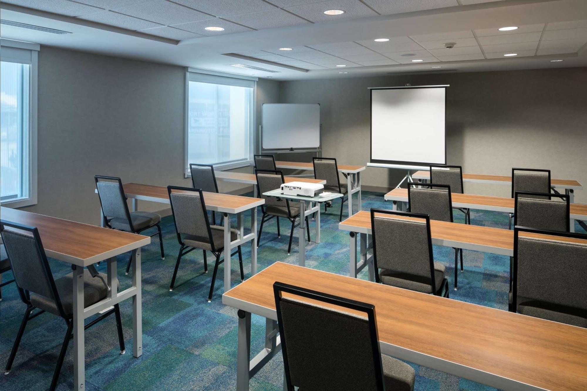 Home2 Suites By Hilton Fort Worth Cultural District Экстерьер фото